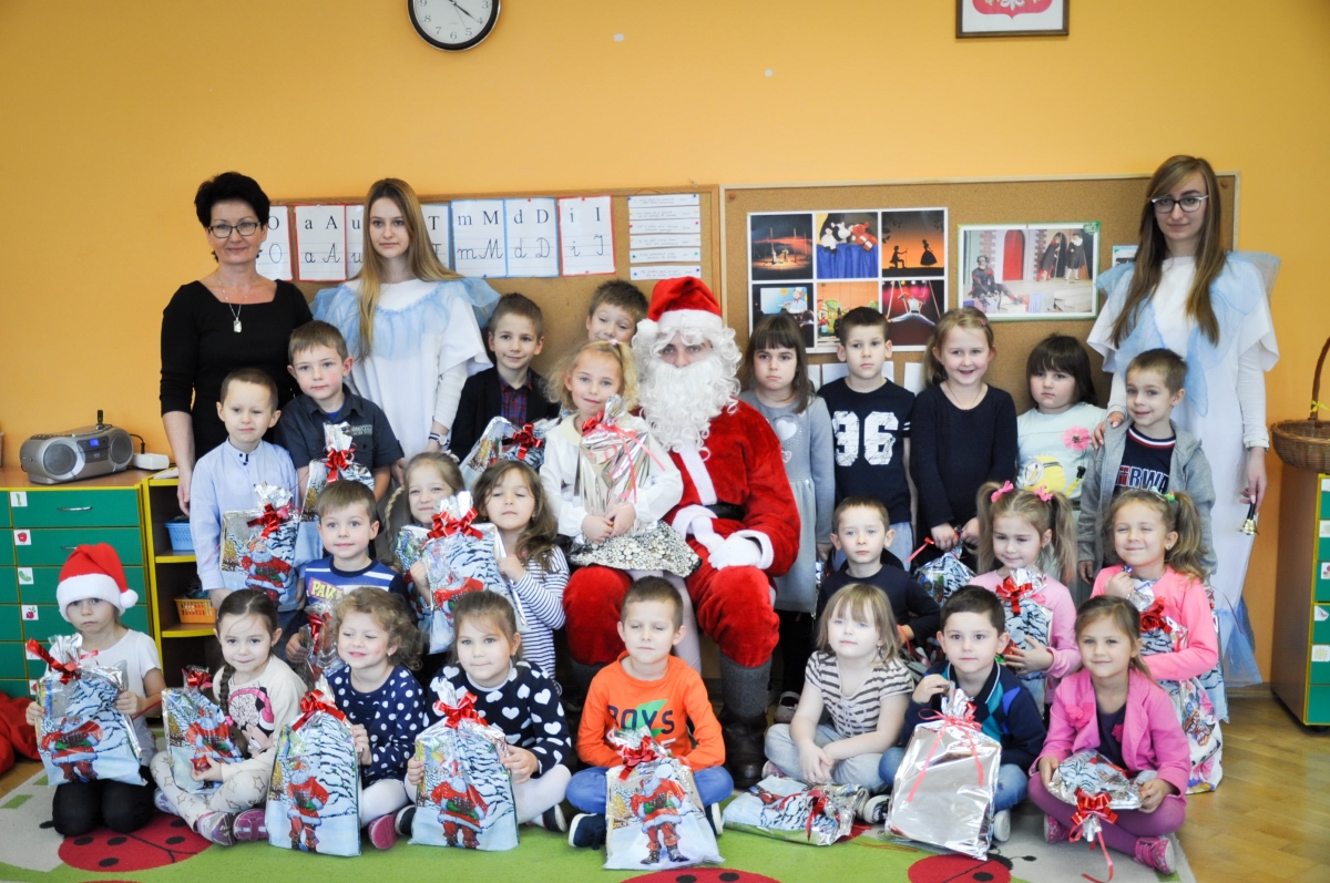 Światowy Dzień Pluszowego Misia i wizyta św. Mikołaja  w Przedszkolu Miejskim w Dynowie