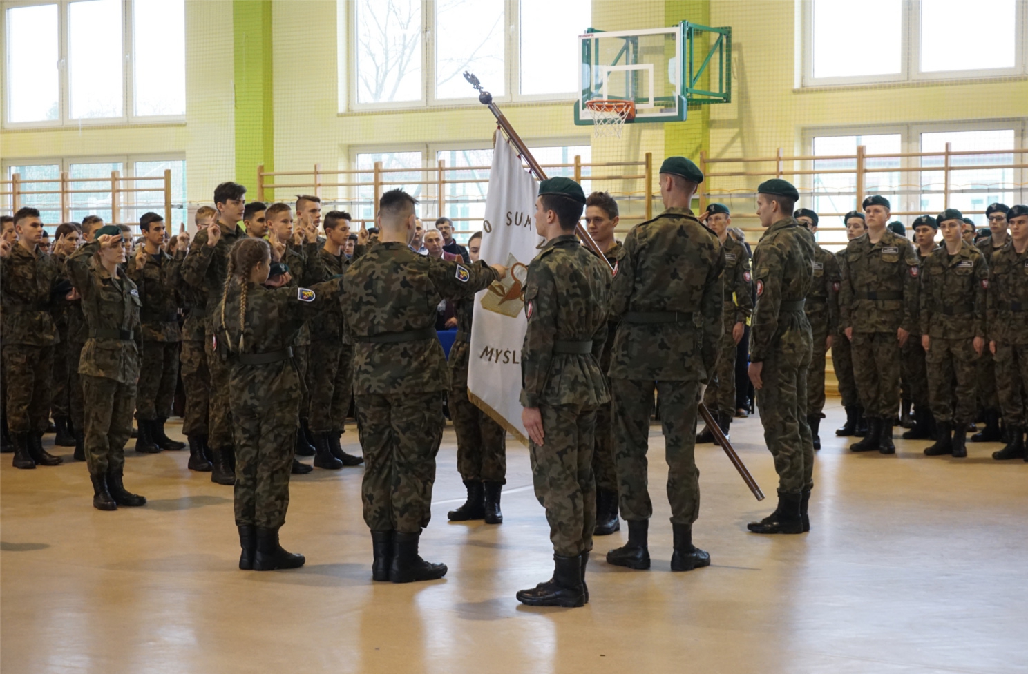 Obchody 101 rocznicy odzyskania niepodległości przez Polskę w Liceum Ogólnokształcącym w Dynowie