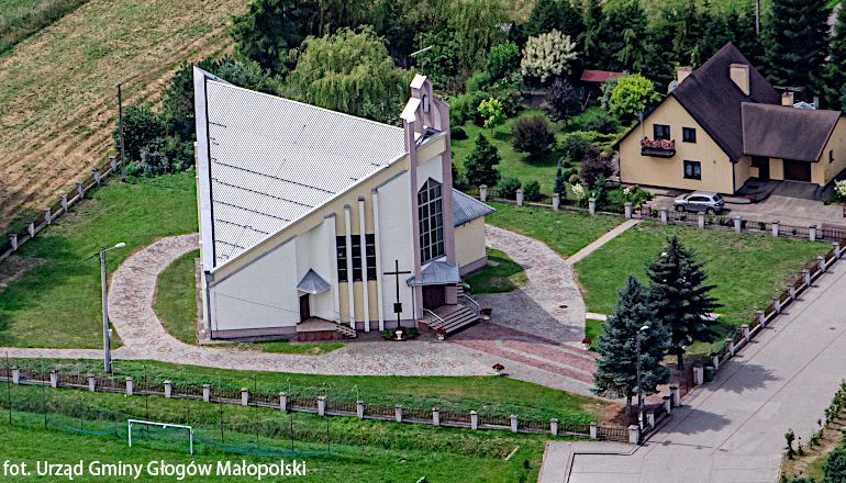 18.08.2003 - Biskup Kazimierz Górny erygował parafię pw. św. Michała Archanioła w Stykowie.