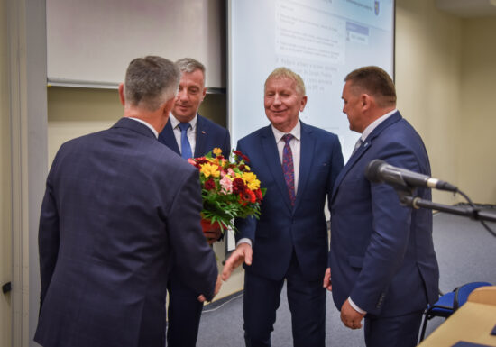 Zarząd Powiatu Rzeszowskiego z absolutorium i wotum zaufania