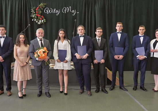 Pożegnanie absolwentów szkół średnich w powiecie rzeszowskim