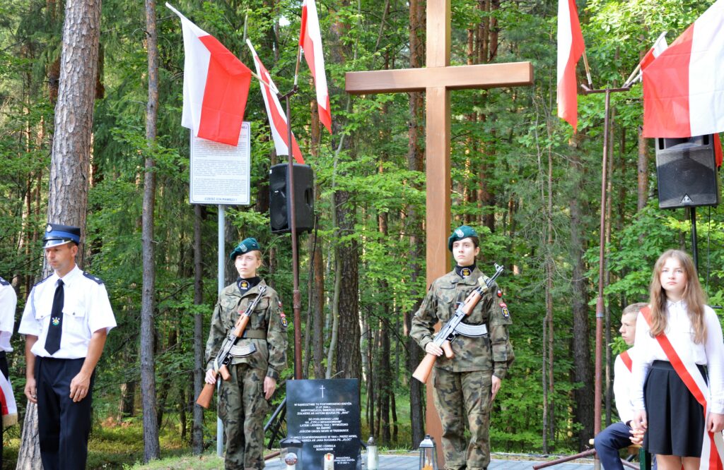 Uroczysta Msza Św. w Miejscu Pamięci Historycznej na „cyplu nienadowskim”