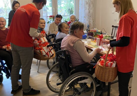 Z wielkanocną wizytą w Domu Pogodnej Starości im. św. Brata Alberta w Dynowie