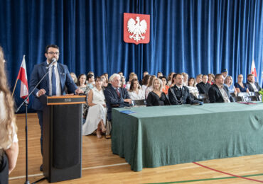 Inauguracja nowego roku szkolnego w Trzcianie - w Zespole Szkół Techniczno-Weterynaryjnych, który niebawem wzbogaci się o Branżowe Centrum Umiejętności