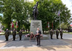 W hołdzie Marszałkowi Piłsudskiemu