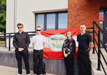 Laur zwycięstwa dla Szkolnej Artystyczno- Teatralnej Grupy „ANTRAKT” z Zespołu Szkół Zawodowych im. Kardynała Stefana Wyszyńskiego w Dynowie i ich opiekunki p. Katarzyny Stpiczyńskiej!!!