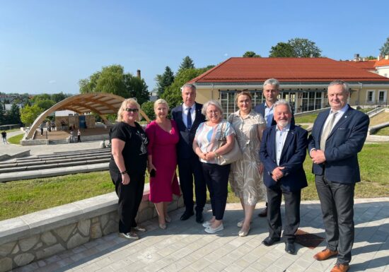 Dzień Rodzicielstwa Zastępczego – Święto Ludzi o Wielkich Sercach 🎉