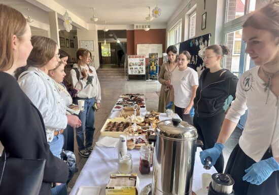 Małe gesty, wielka pomoc – uczniowie wsparli Dom Samotnej Matki