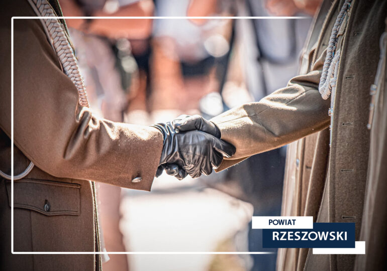 Otwarty Konkurs Ofert pn. Wdzięczni Bohaterom - świąteczne wsparcie