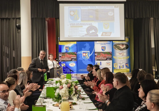 Konferencja „Dynów edukuje – rozwijając Powiat Rzeszowski ” w Zespole Szkół Zawodowych im. Kardynała Stefana Wyszyńskiego w Dynowie