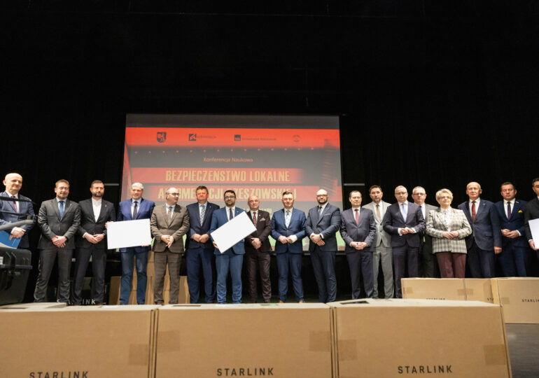 Starlink dla samorządów Aglomeracji Rzeszowskiej. Konferencja o lokalnym bezpieczeństwie.