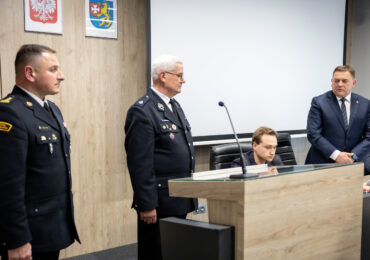 Bezpieczeństwo, inwestycje i wsparcie społeczne. Obradowała Rada Powiatu Rzeszowskiego