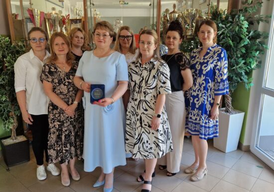 Sukces Zespołu Szkół Zawodowych im. Kardynała Stefana Wyszyńskiego w&nbsp;Dynowie w VI edycji programu „Złote Szkoły NBP”